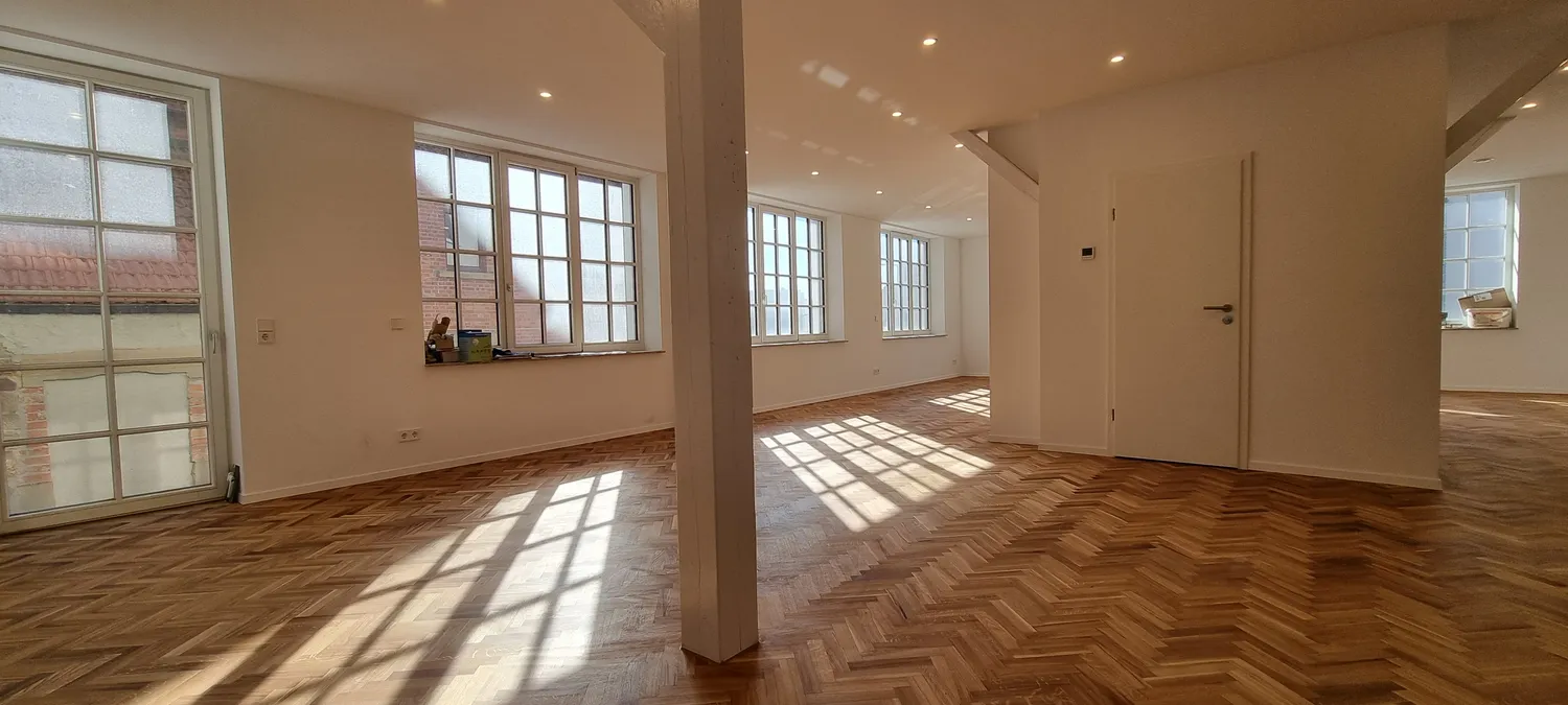 4 Zimmer Wohnung mit 165 m² in Leonberg – Bild 1
