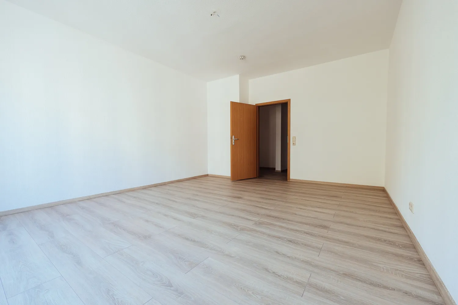 2 room apartment with 75 m² in Magdeburg – Photo 2