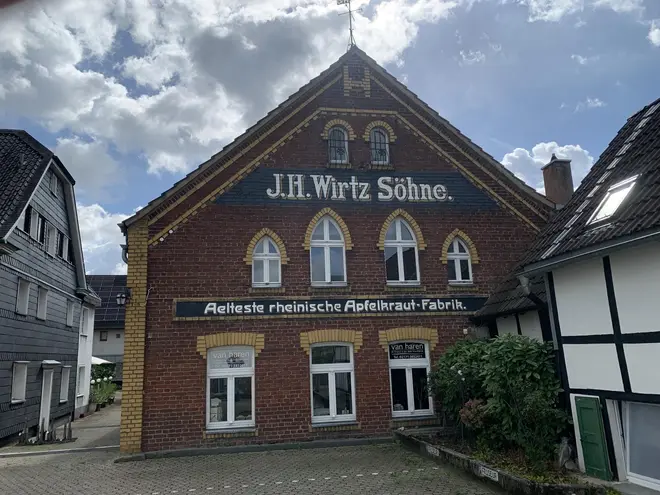 4 Zimmer Wohnung mit 92 m² in Leverkusen – Bild 2