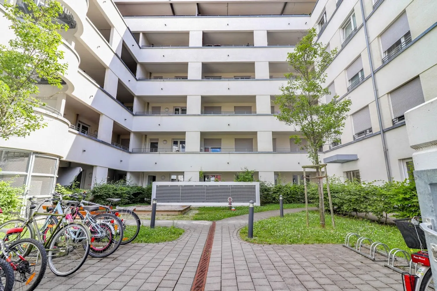 3 Zimmer Wohnung mit 91 m² in Frankfurt am Main – Bild 2