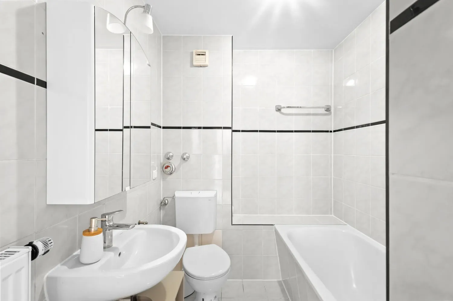 Shared room with 12 m² in Munich – Photo 2