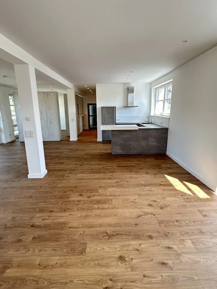 2 Zimmer Wohnung mit 91 m² in Frankfurt am Main – Bild 4