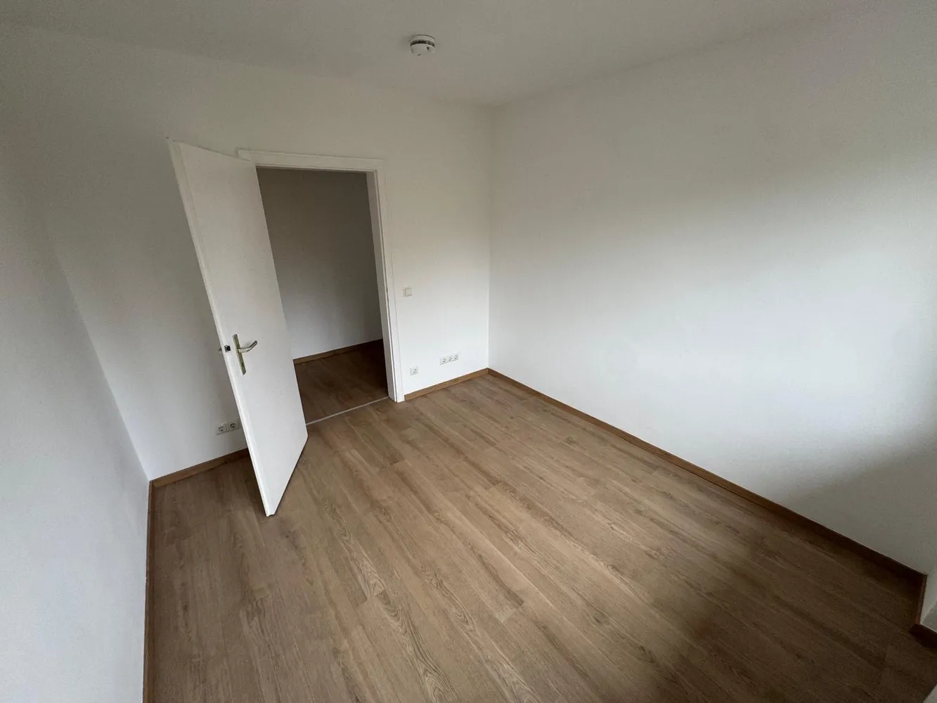 4 Zimmer Wohnung mit 94 m² in Wiesbaden – Bild 5