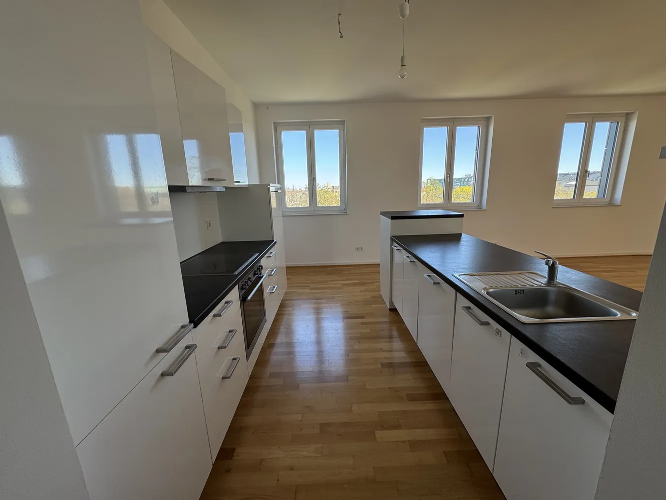 4 Zimmer Wohnung mit 178 m² in Leipzig – Bild 1