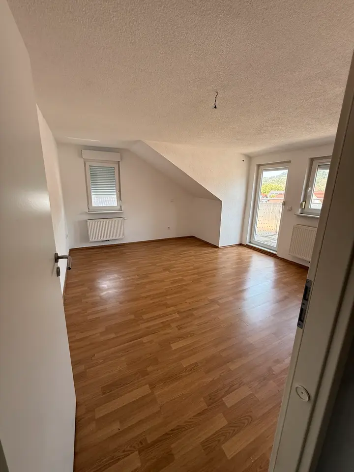 4 Zimmer Wohnung mit 97 m² in Metzingen – Bild 2