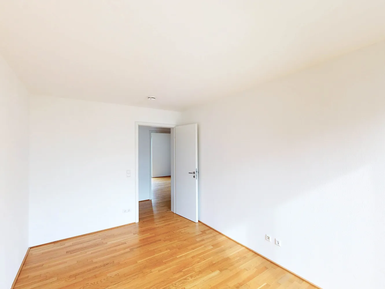 3 Zimmer Wohnung mit 95 m² in Frankfurt am Main – Bild 4