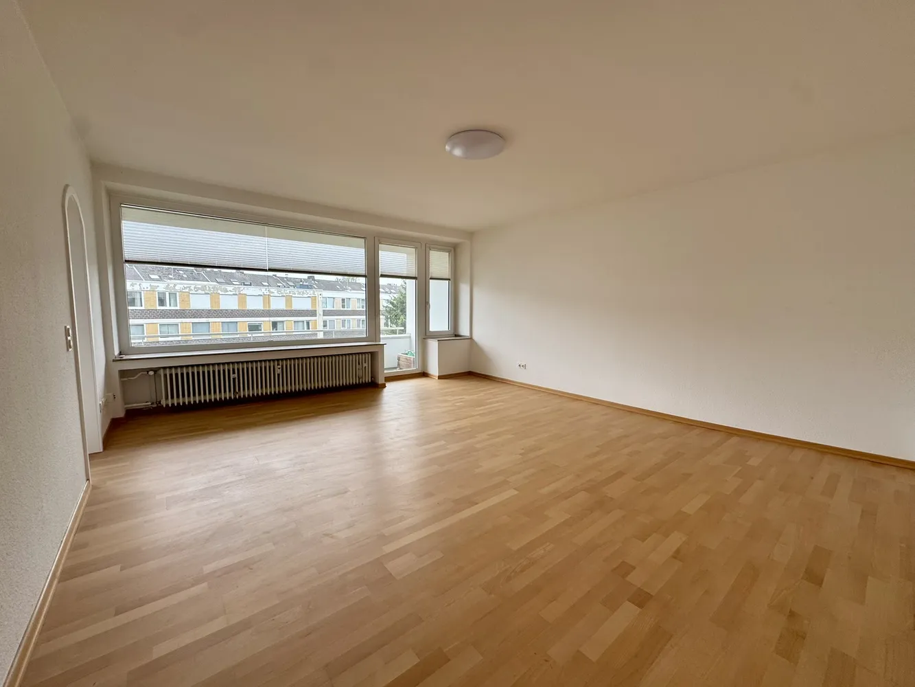 3 Zimmer Wohnung mit 95 m² in Düsseldorf – Bild 2