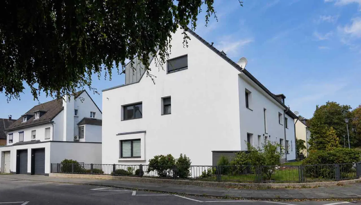 2 Zimmer Wohnung mit 75 m² in Köln – Bild 1