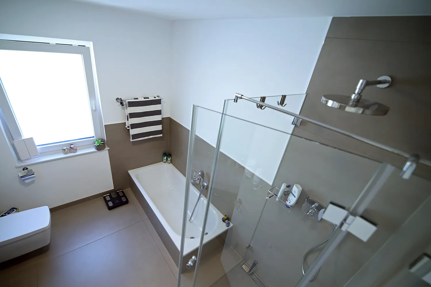 4 Zimmer Wohnung mit 118 m² in Wiesbaden – Bild 5