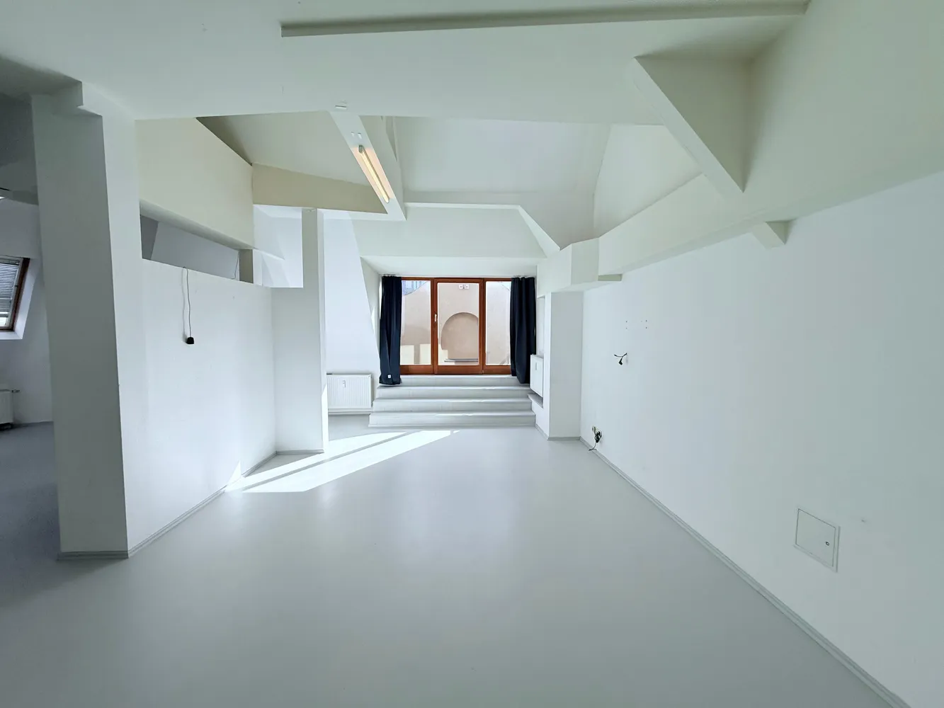 4 Zimmer Wohnung mit 211 m² in Berlin – Bild 5