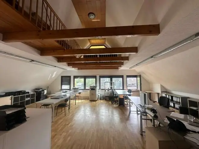 4 Zimmer Wohnung mit 140 m² in Essen – Bild 1