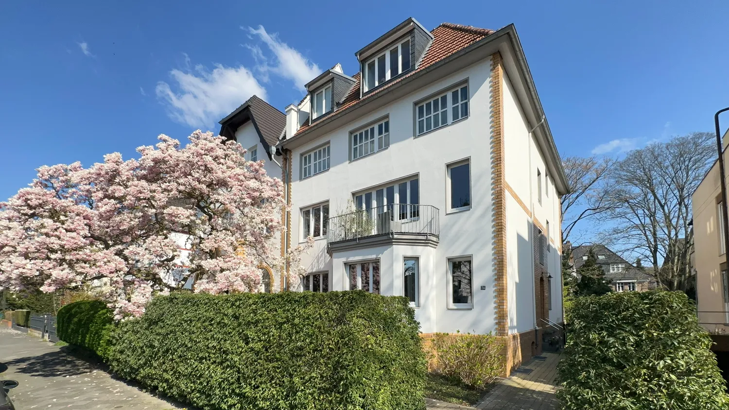 3 Zimmer Wohnung mit 111 m² in Düsseldorf – Bild 1