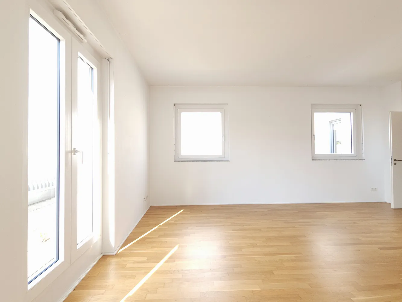 4 Zimmer Wohnung mit 121 m² in Wiesbaden – Bild 1