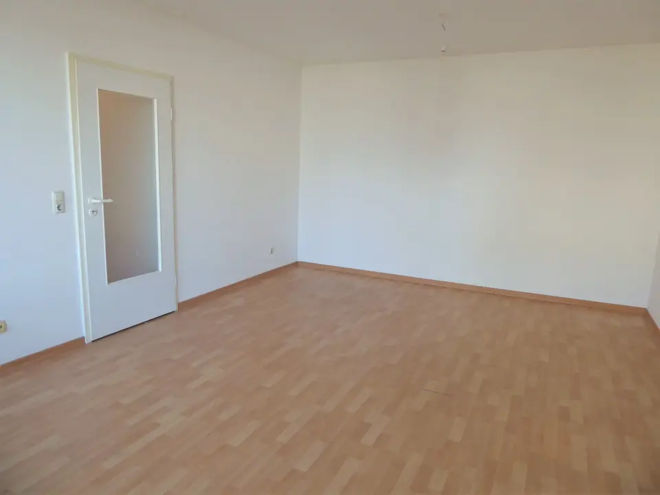 2 Zimmer Wohnung mit 57 m² in Halle (Saale) – Bild 2