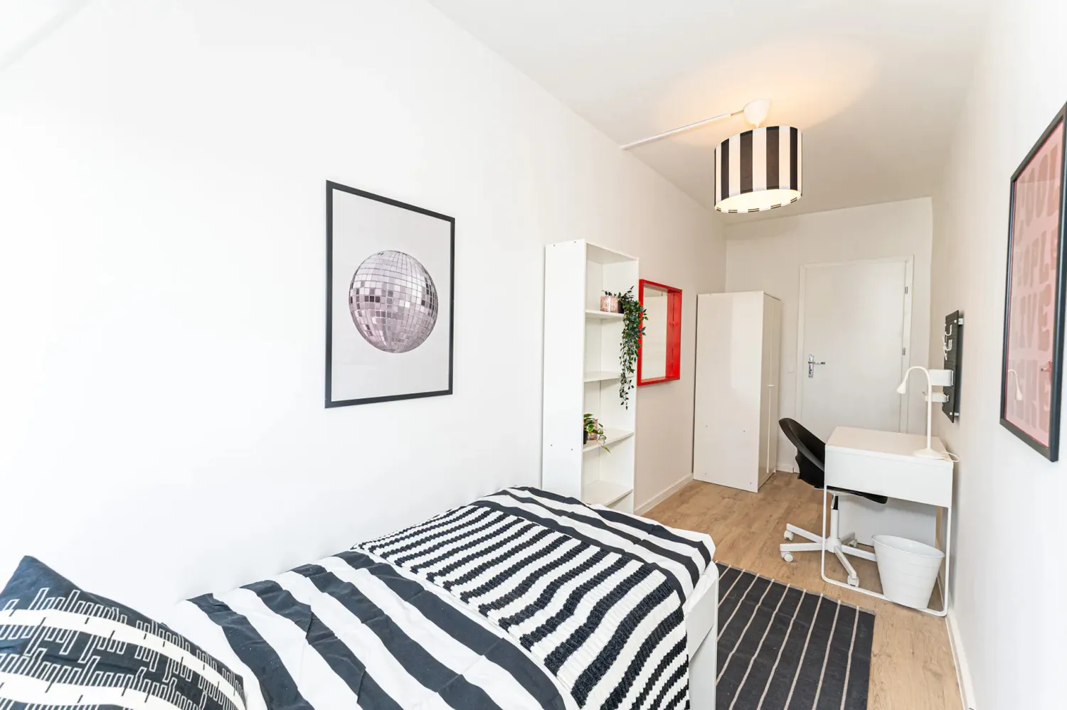Shared room with 10 m² in Berlin – Photo 3