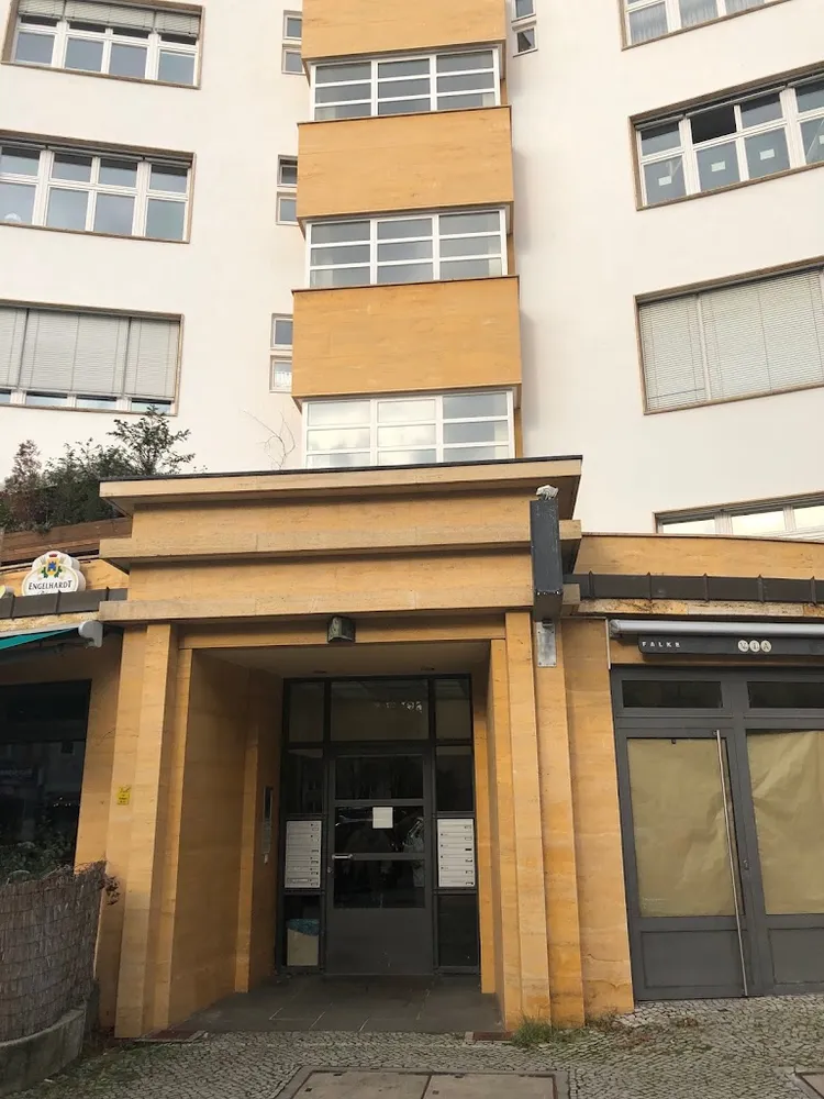 5 Zimmer Wohnung mit 215 m² in Berlin – Bild 1