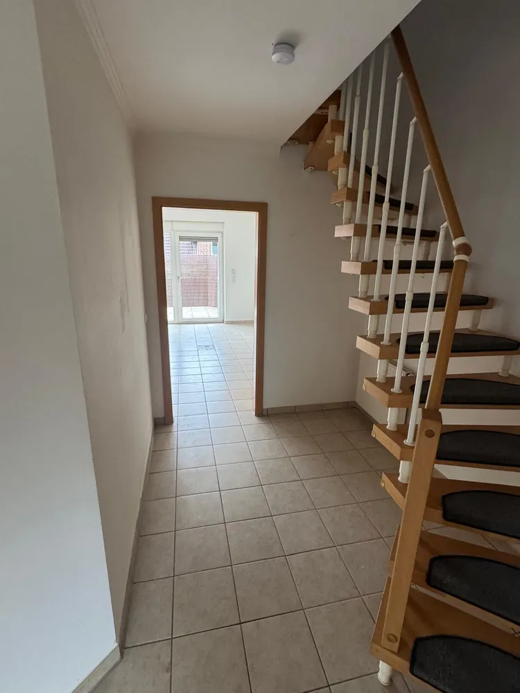 4 Zimmer Wohnung mit 102 m² in Duisburg – Bild 3
