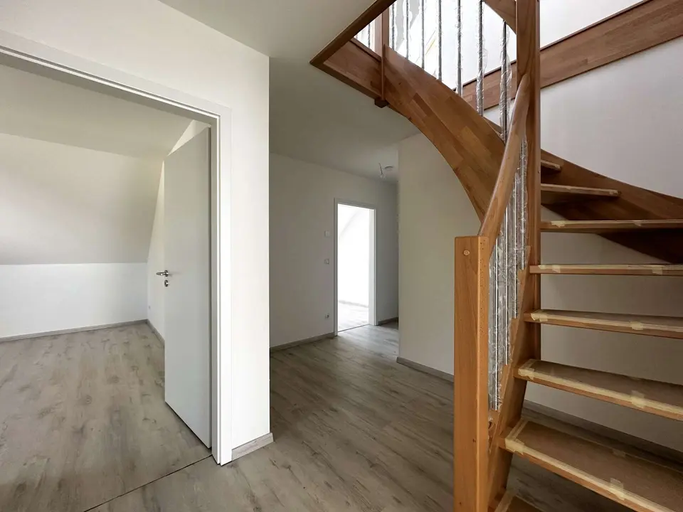 5 Zimmer Wohnung mit 112 m² in Bitterfeld-Wolfen – Bild 4