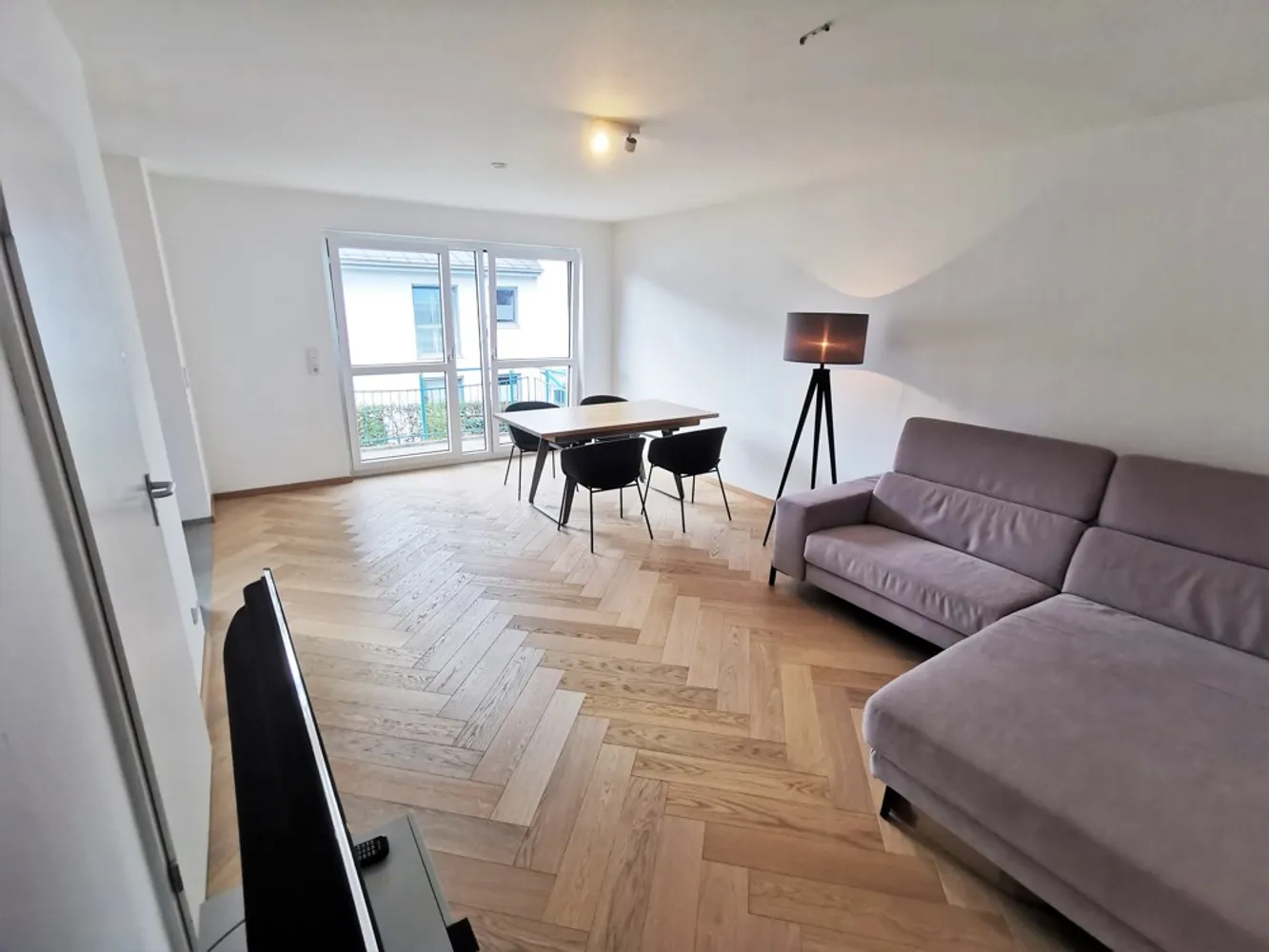 2 Zimmer Wohnung mit 54 m² in München – Bild 2