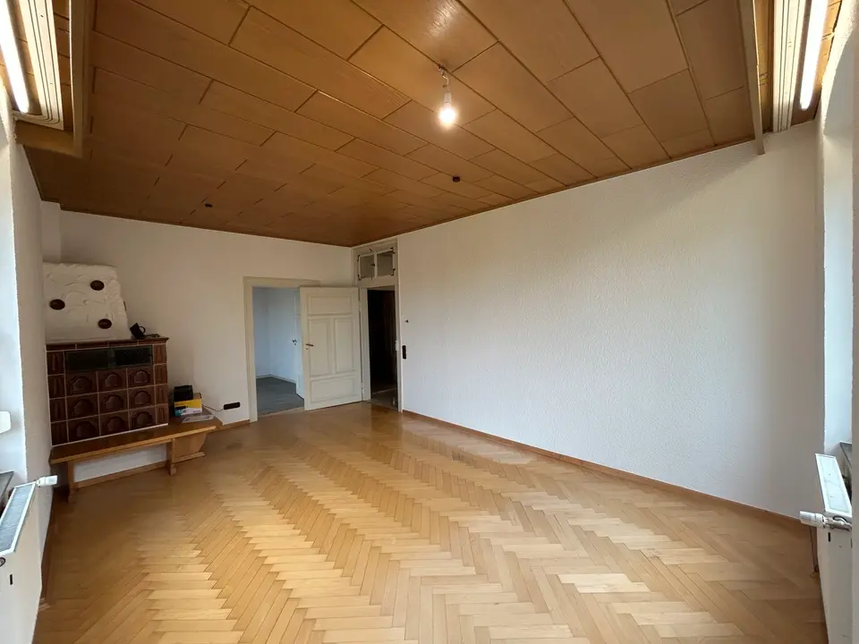 7 Zimmer Wohnung mit 169 m² in Sonneberg – Bild 2