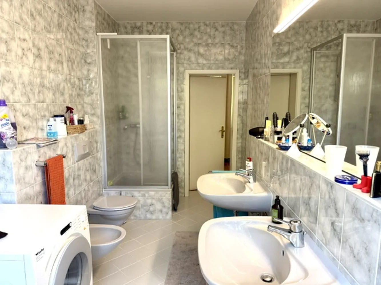 5 Zimmer Wohnung mit 200 m² in Hof – Bild 2