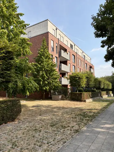 4 Zimmer Wohnung mit 129 m² in Düsseldorf – Bild 1
