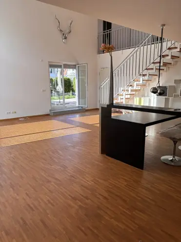 2 Zimmer Wohnung mit 108 m² in München – Bild 3