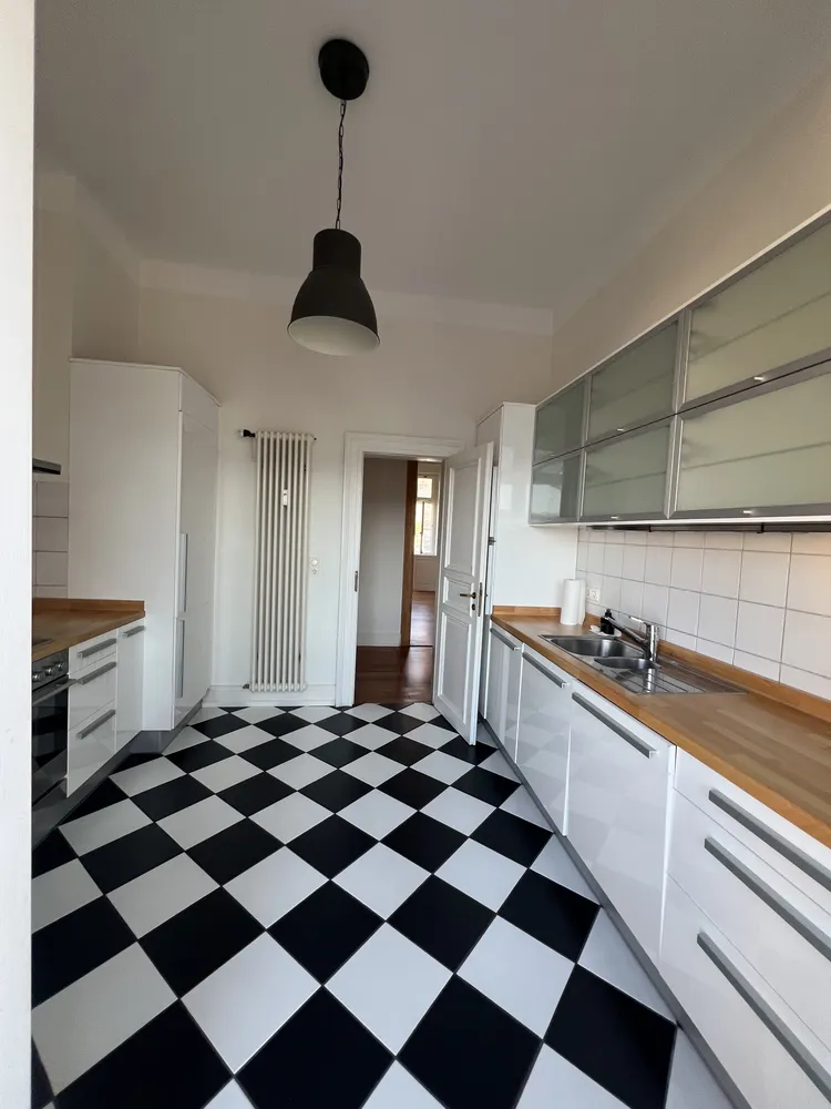 5 Zimmer Wohnung mit 165 m² in Wiesbaden – Bild 3