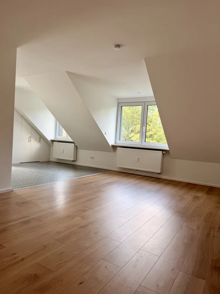 4 Zimmer Wohnung mit 100 m² in Frankfurt am Main – Bild 1
