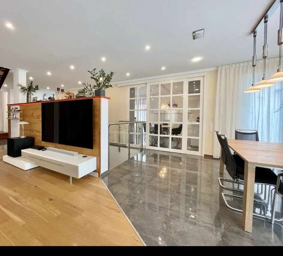 4 Zimmer Wohnung mit 190 m² in Singen – Bild 1