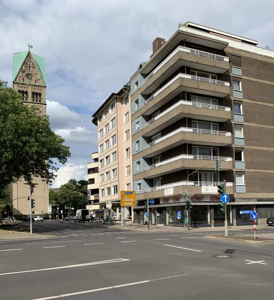 5 Zimmer Wohnung mit 167 m² in Düsseldorf – Bild 1