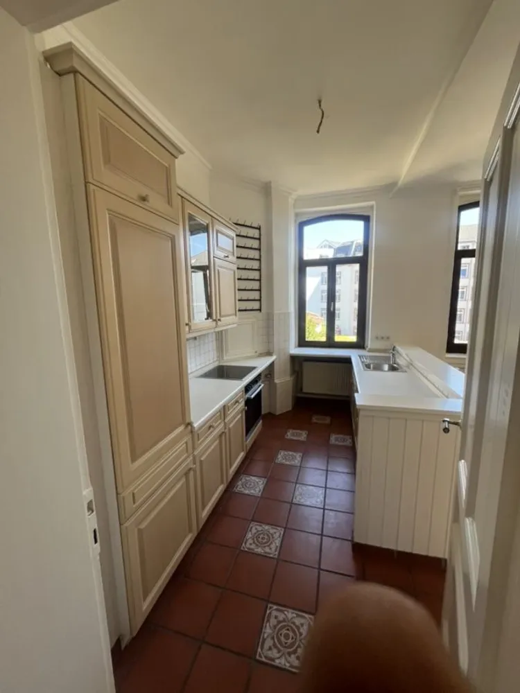 4 Zimmer Wohnung mit 98 m² in Frankfurt am Main – Bild 2