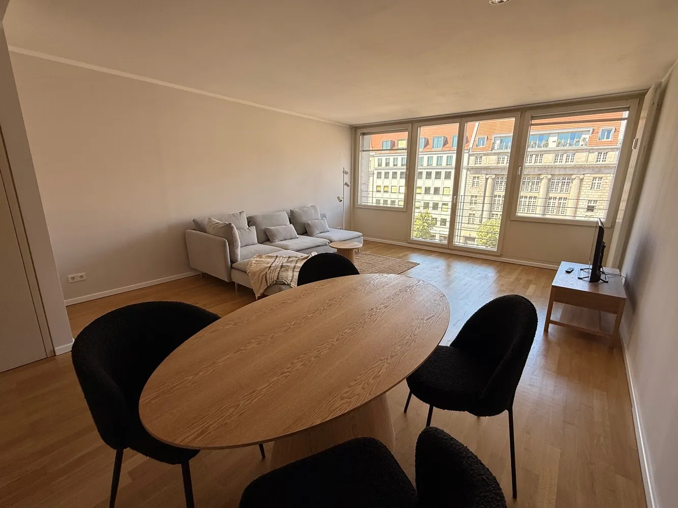 2 Zimmer Wohnung mit 79 m² in Berlin – Bild 1