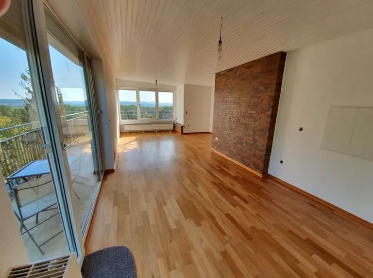 4 Zimmer Wohnung mit 115 m² in Hennef – Bild 1