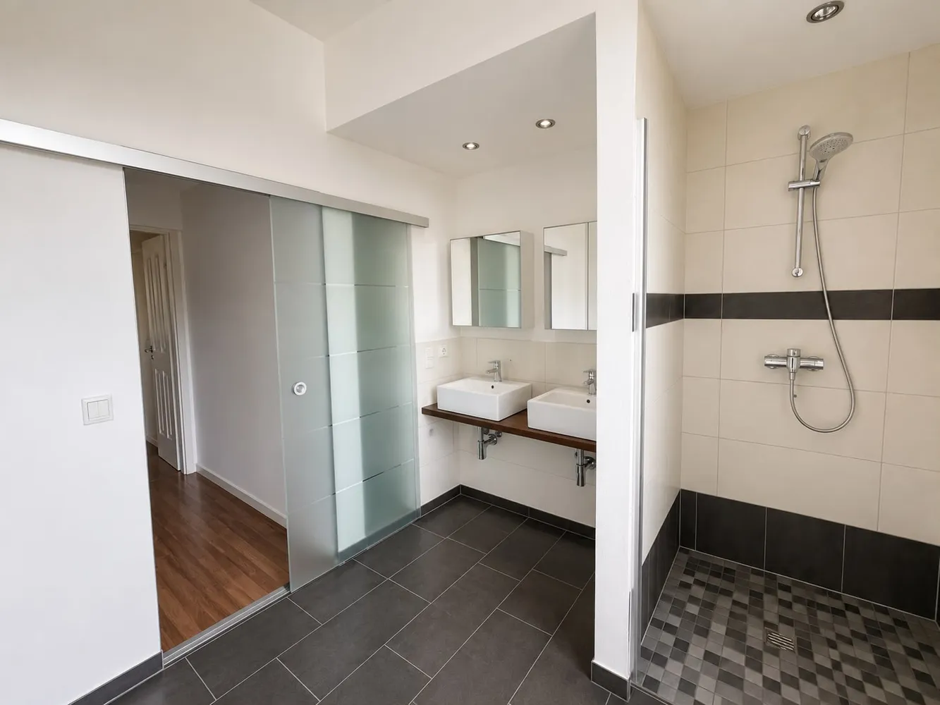 2 Zimmer Wohnung mit 70 m² in Wuppertal – Bild 8