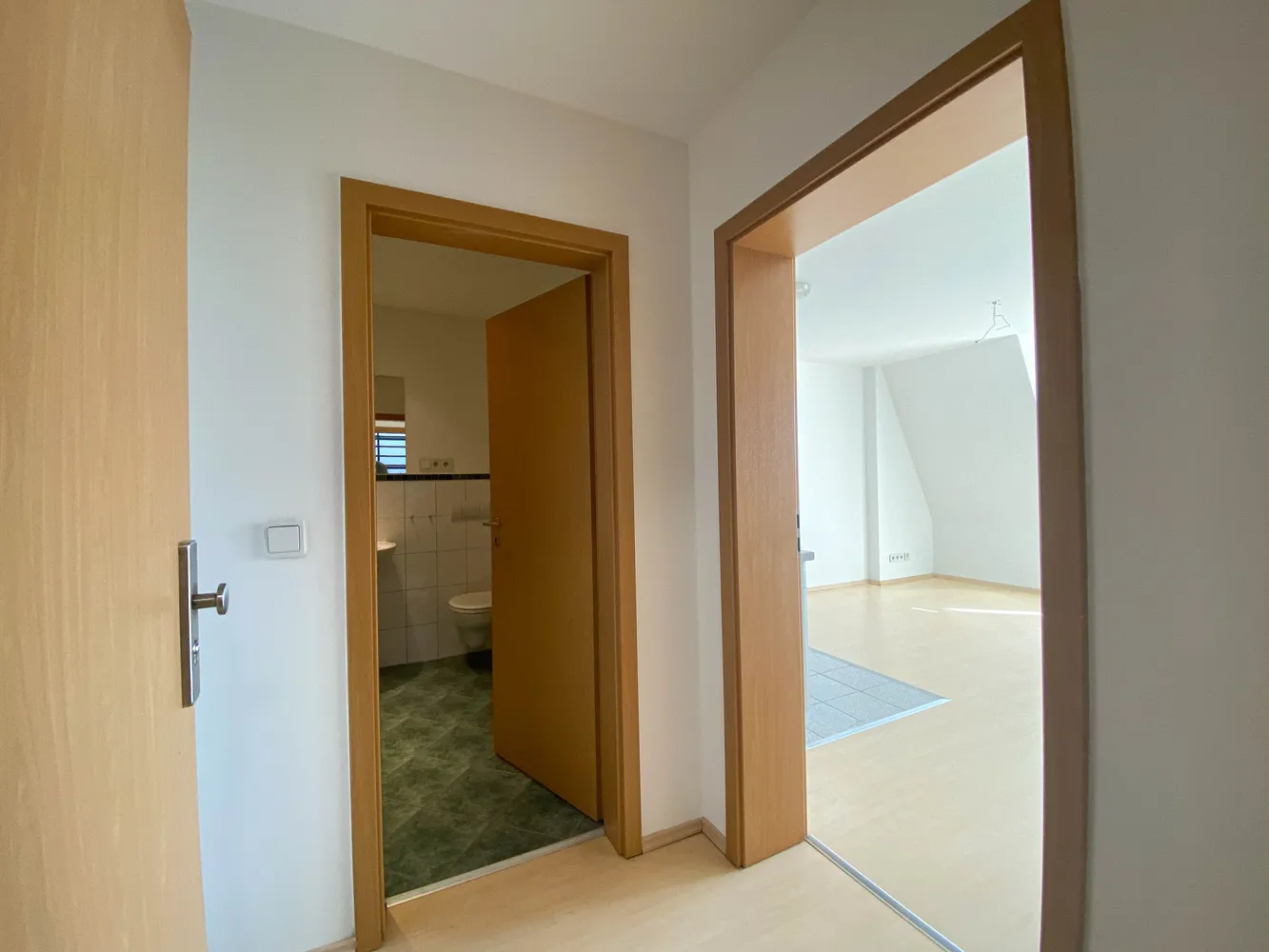 2 Zimmer Wohnung mit 37 m² in Halle (Saale) – Bild 3