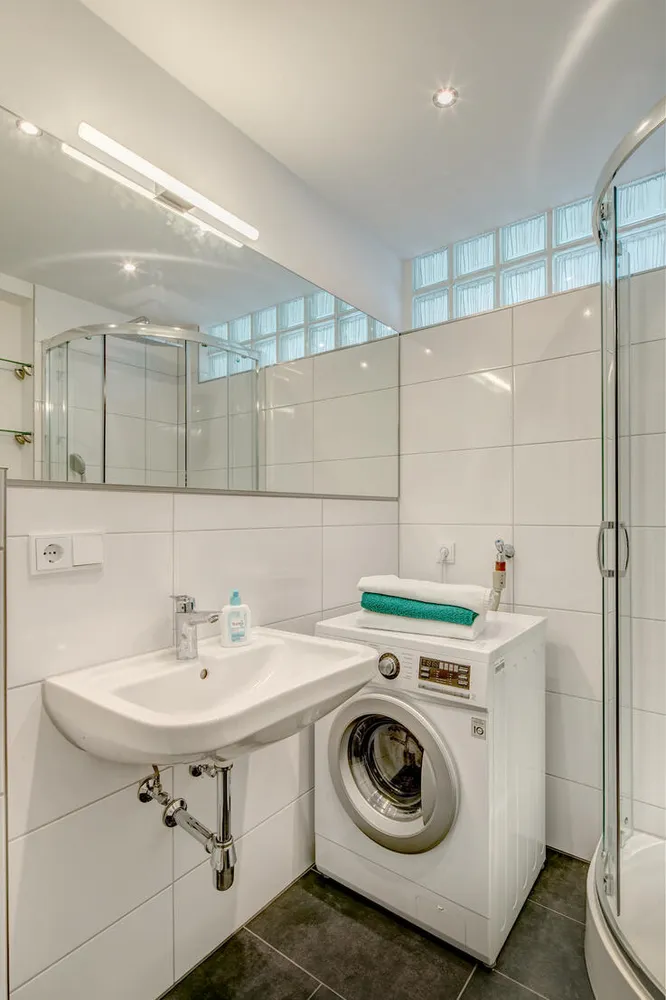 1 room apartment with 32 m² in Munich – Photo 9