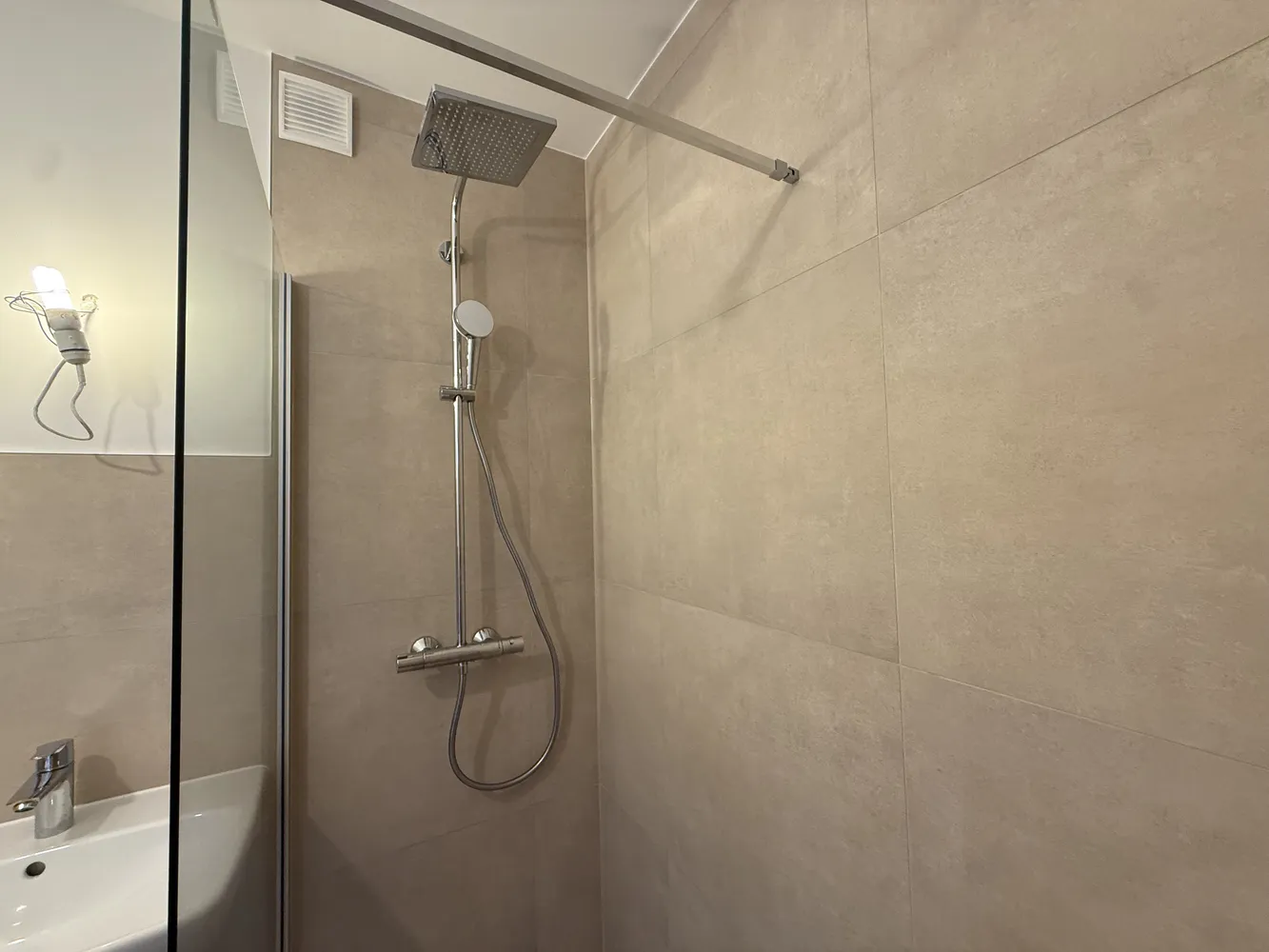1 room apartment with 33 m² in Munich – Photo 10