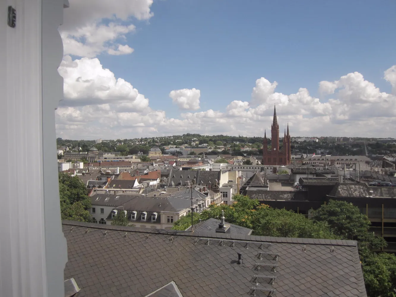 2 Zimmer Wohnung mit 60 m² in Wiesbaden – Bild 2
