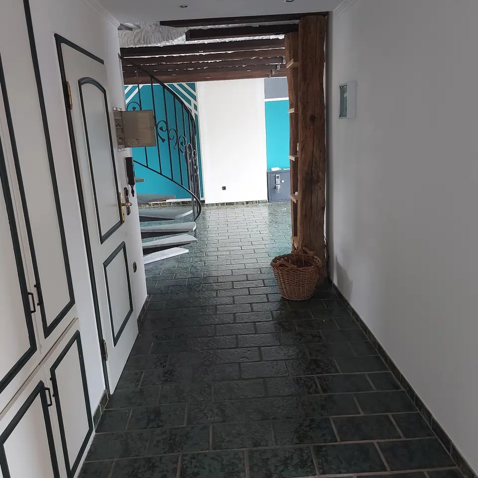 6 Zimmer Wohnung mit 120 m² in Mönchengladbach – Bild 2