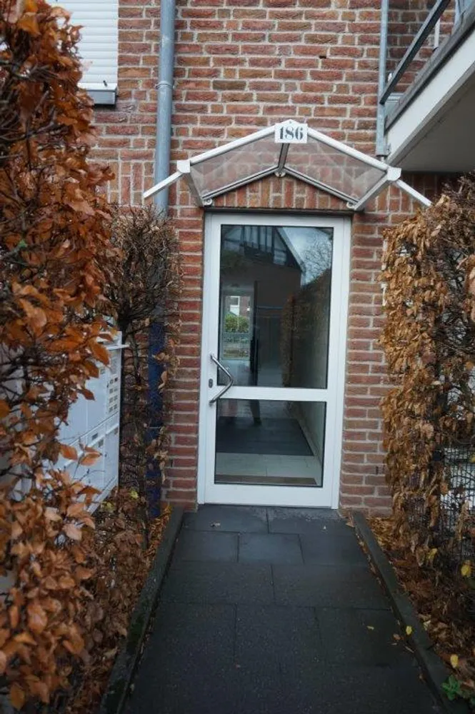 3 Zimmer Wohnung mit 67 m² in Krefeld – Bild 2
