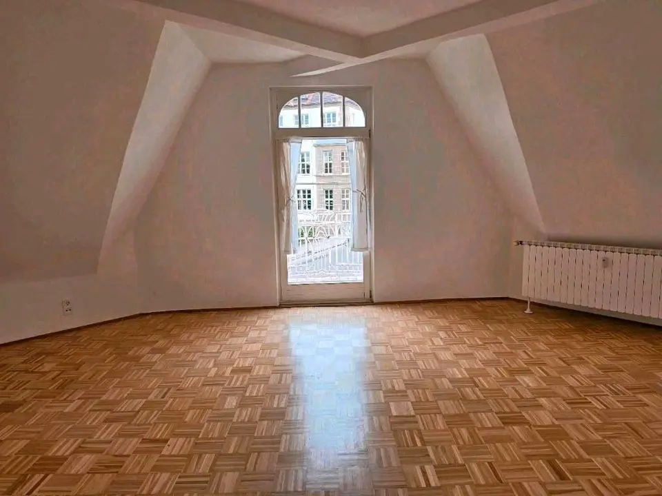 4 Zimmer Wohnung mit 96 m² in Ansbach – Bild 1