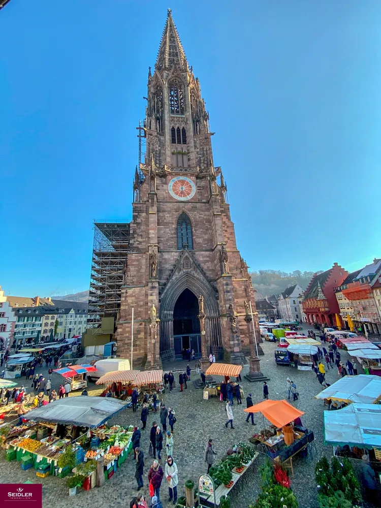 5 Zimmer Wohnung mit 151 m² in Freiburg im Breisgau – Bild 1