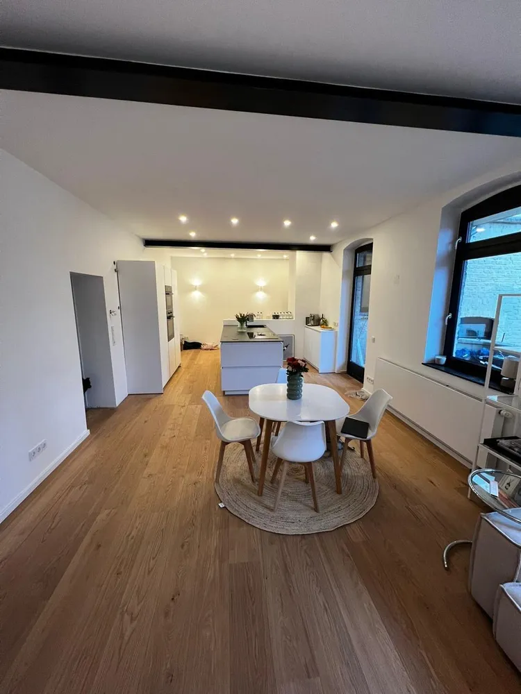 3 Zimmer Wohnung mit 90 m² in Köln – Bild 1