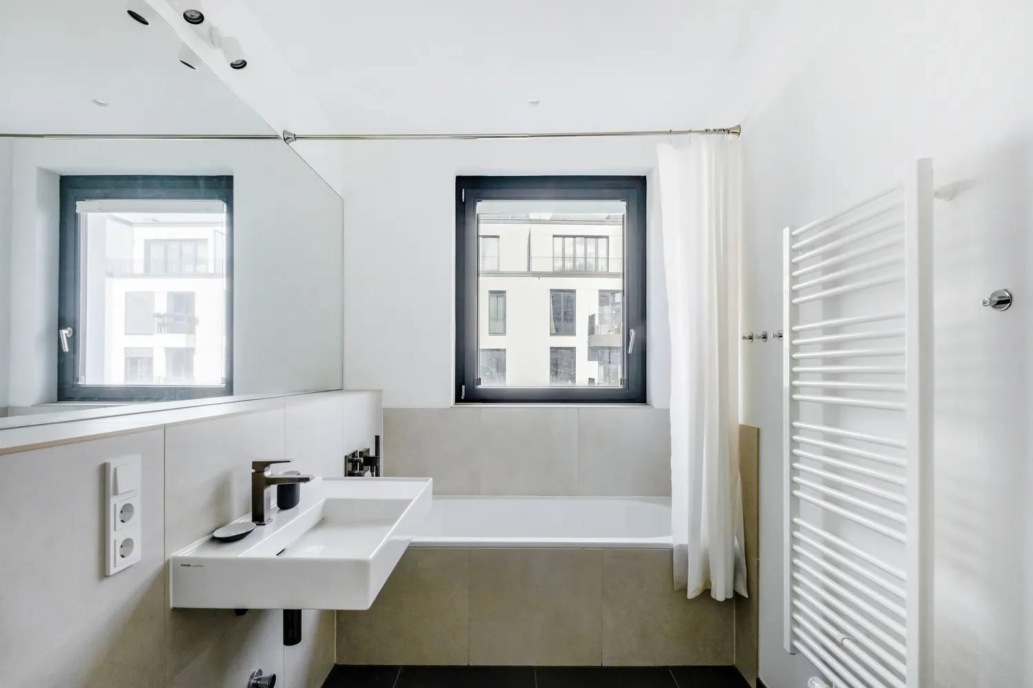 4 room apartment with 102 m² in Berlin – Photo 2