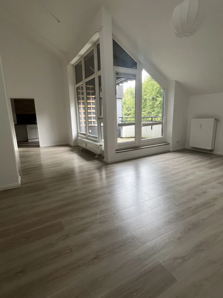 4 Zimmer Wohnung mit 108 m² in Ahrensburg – Bild 2