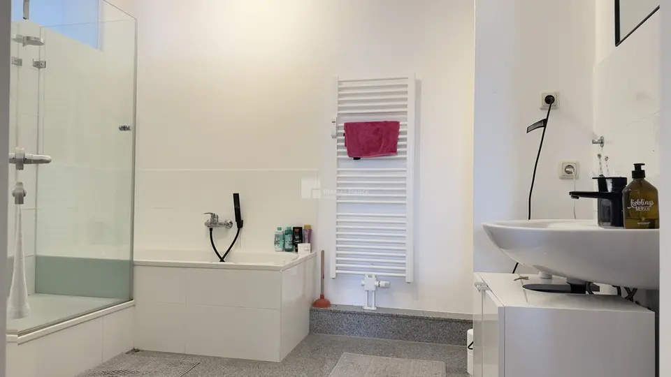 4 Zimmer Wohnung mit 113 m² in Schwerin – Bild 8