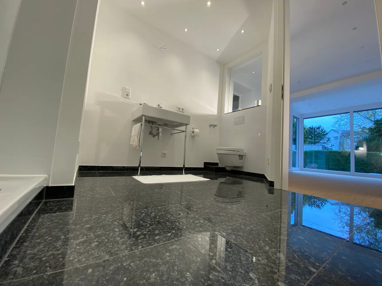 4 Zimmer Wohnung mit 125 m² in Düsseldorf – Bild 2