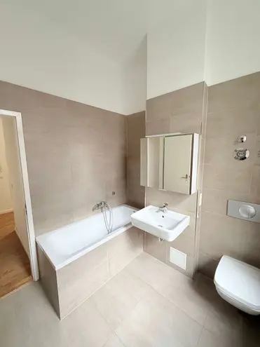4 Zimmer Wohnung mit 135 m² in Berlin – Bild 8