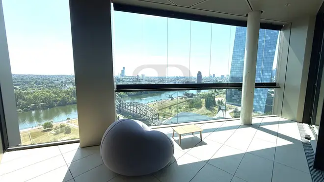 3 Zimmer Wohnung mit 260 m² in Frankfurt am Main – Bild 2